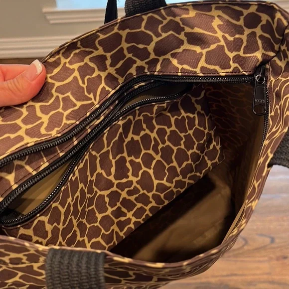 Giraffe Print Tote Bag - Picture 5 of 7
